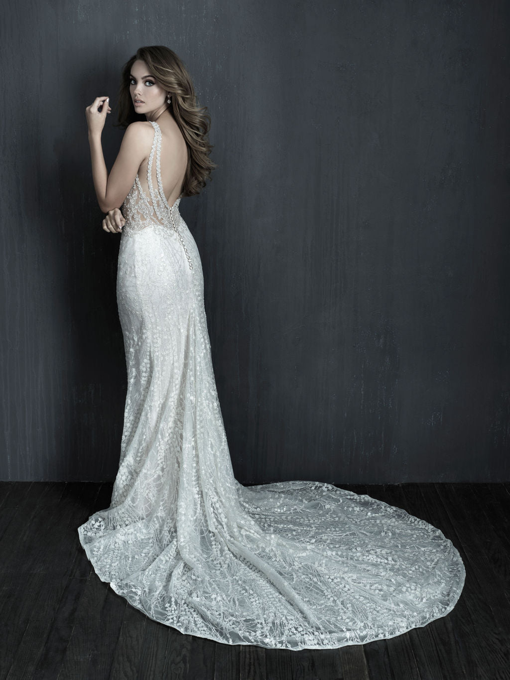 C562 - Allure Couture