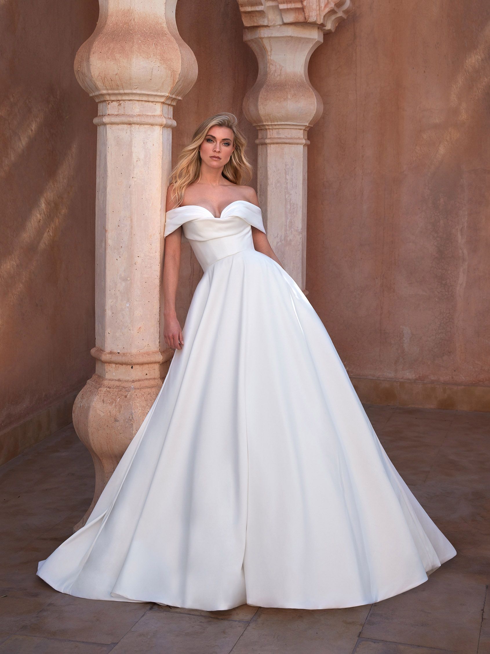 Pronovias prices best sale